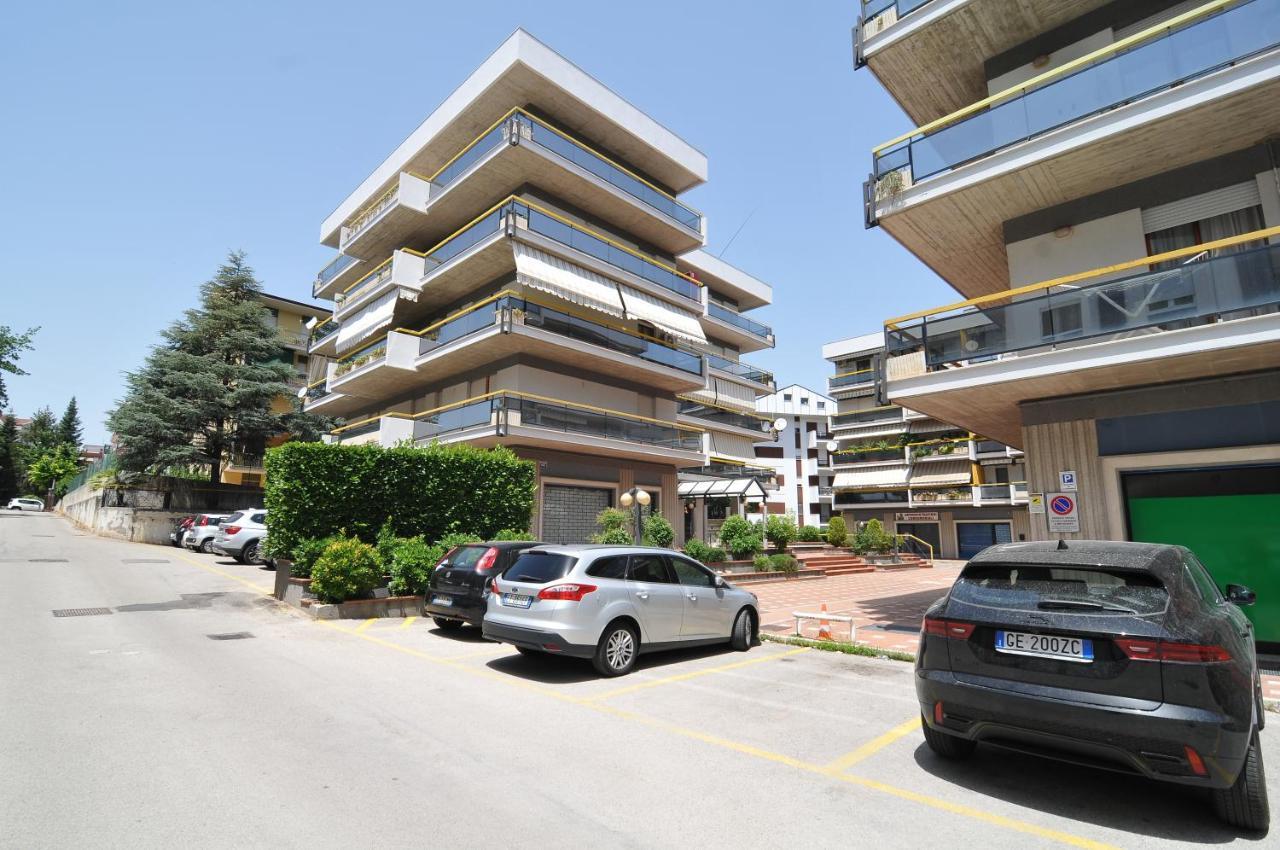 Sole & Querce Apartments- Bike Friendly With Garage Lanciano Luaran gambar